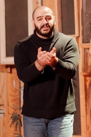 Verteller en docent storytelling Anas Alhalabi