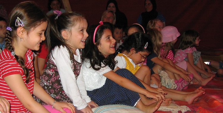 Verhalen vertellen kinderen, Storytelling, voor de klas vertellen, leren praten met kinderen