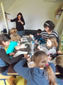 3.1 Kinderen maken een tekening over het verhaal. 3.1 Kinderen maken een tekening over het verhaal.
